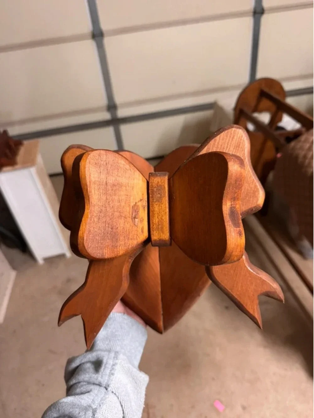 Corner shelf quilt and bow rack